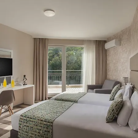 Marina White Sands 3* 오브조르